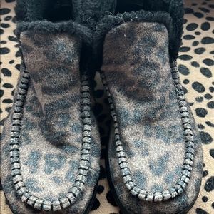 Hey Dude- Camo size 9. EUC